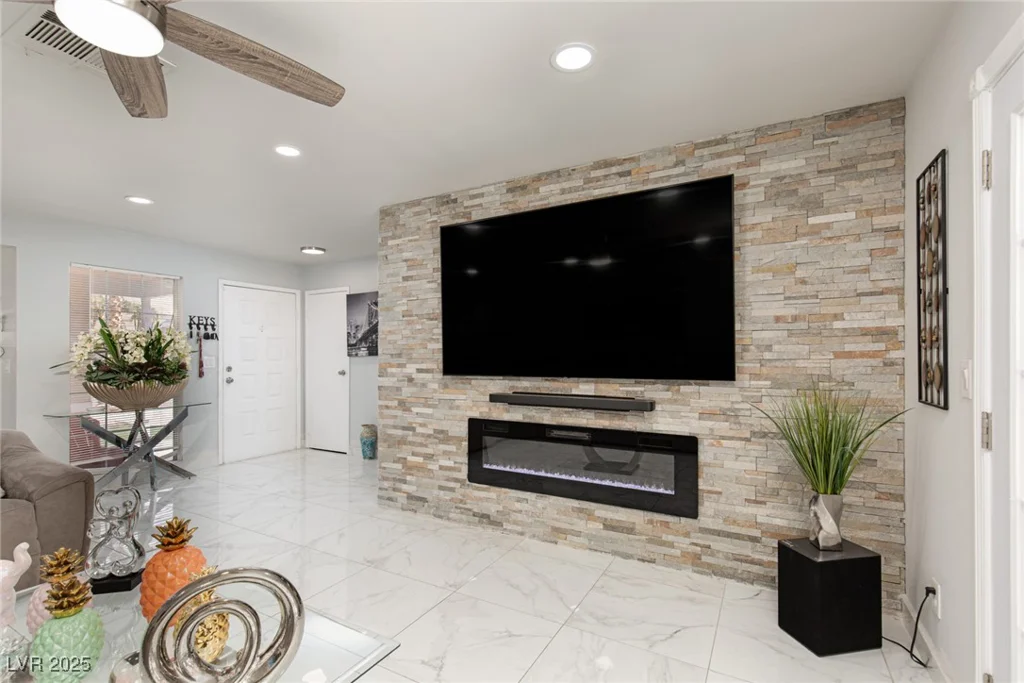 1911 Venalynne, Las Vegas, NV 89156