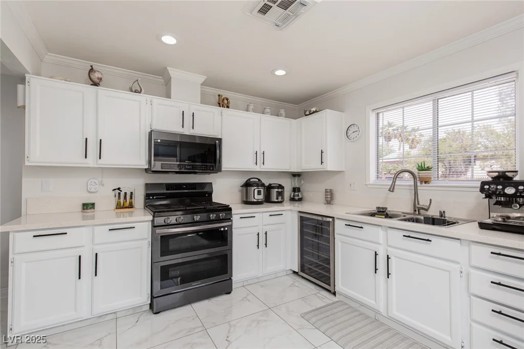 1911 Venalynne, Las Vegas, NV 89156
