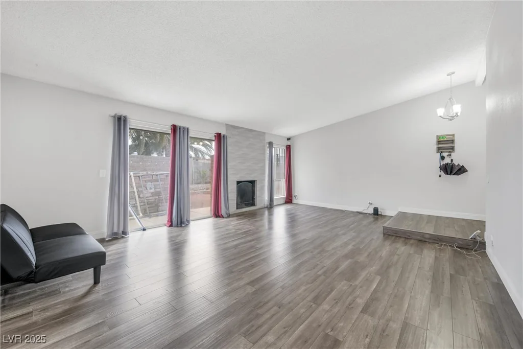 5120 Burnham, Las Vegas, NV 89119