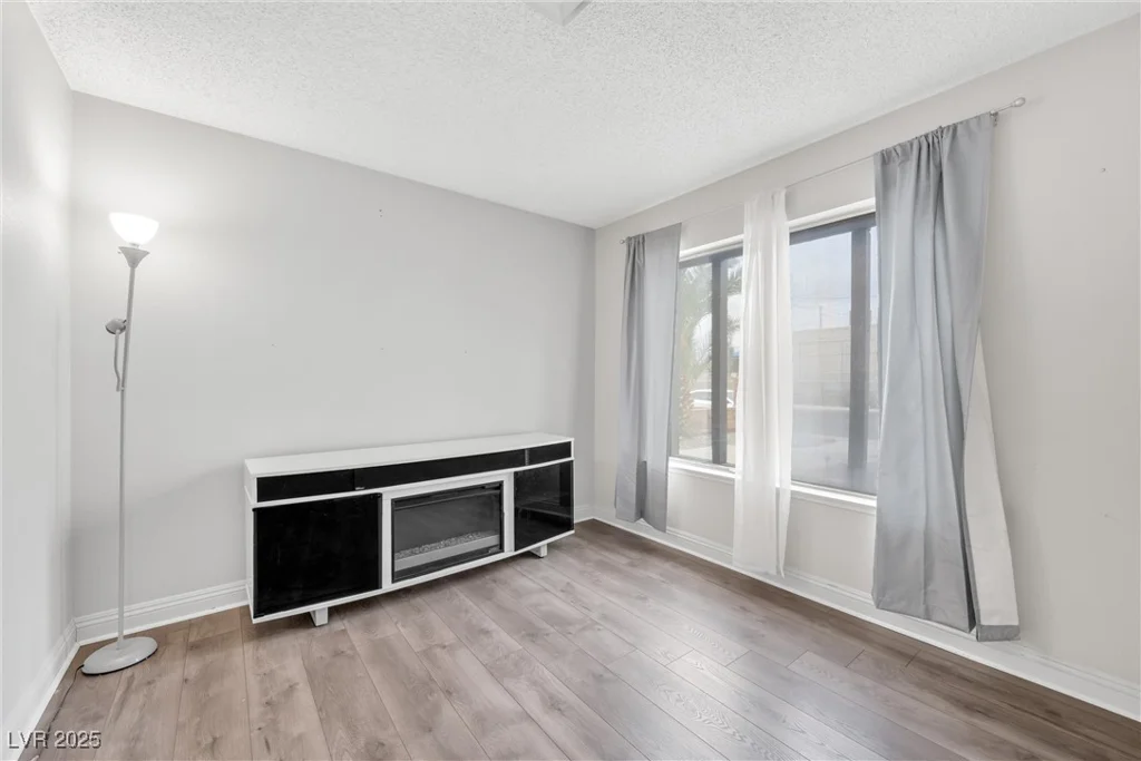 5120 Burnham, Las Vegas, NV 89119