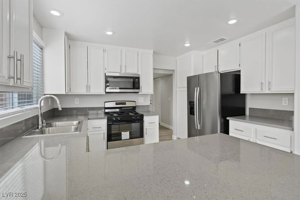 1909 Falling Tree, North Las Vegas, NV 89031