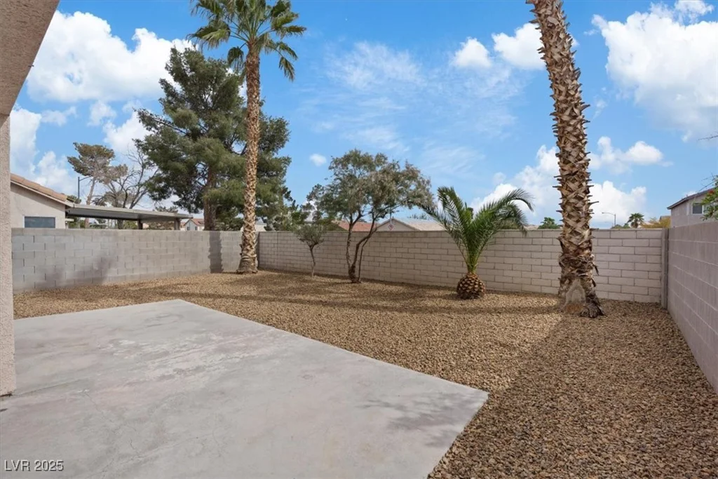 1909 Falling Tree, North Las Vegas, NV 89031