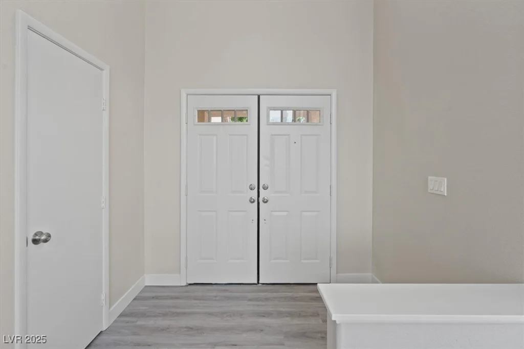 1909 Falling Tree, North Las Vegas, NV 89031