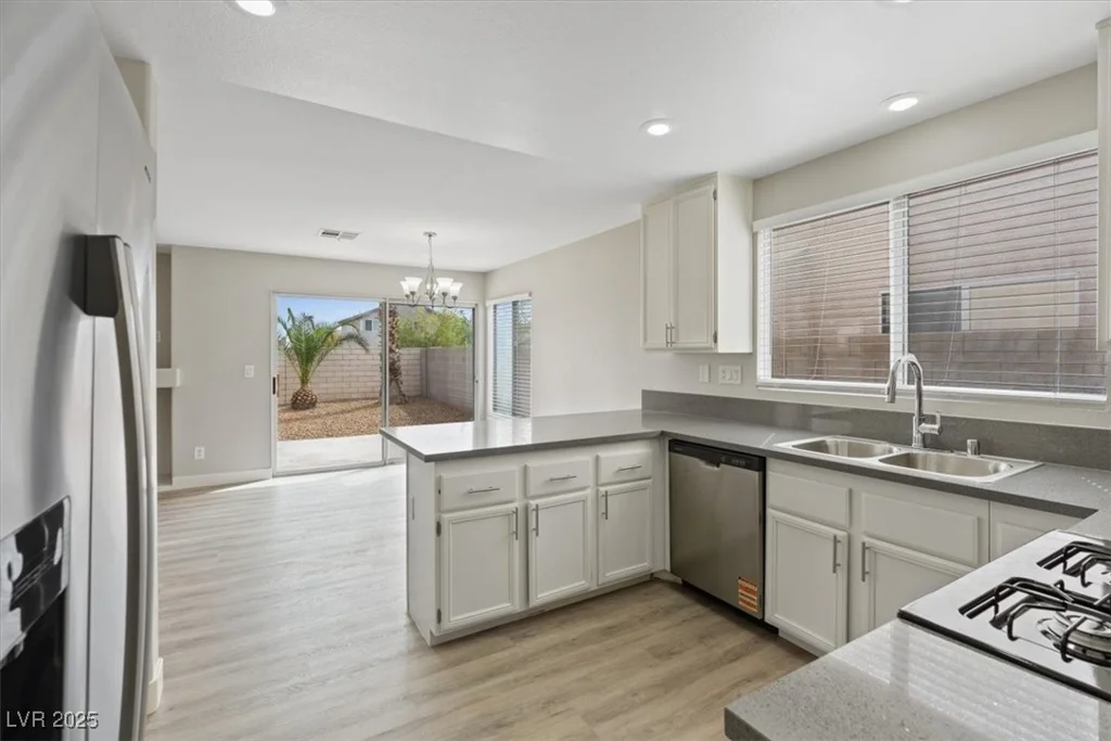 1909 Falling Tree, North Las Vegas, NV 89031