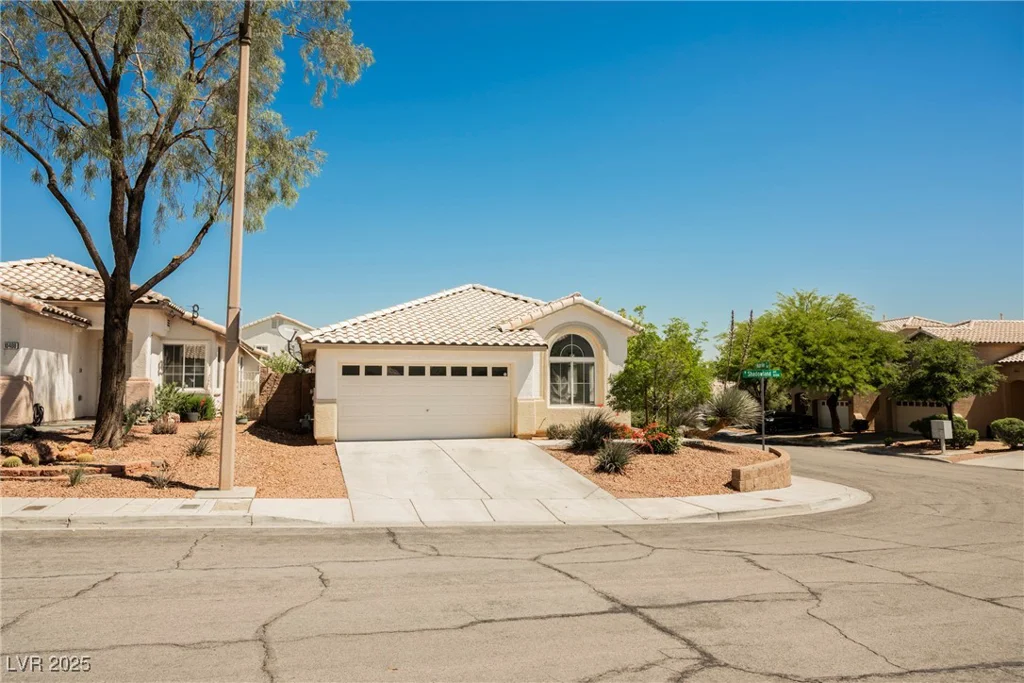 10404 Shadowland, Las Vegas, NV 89144