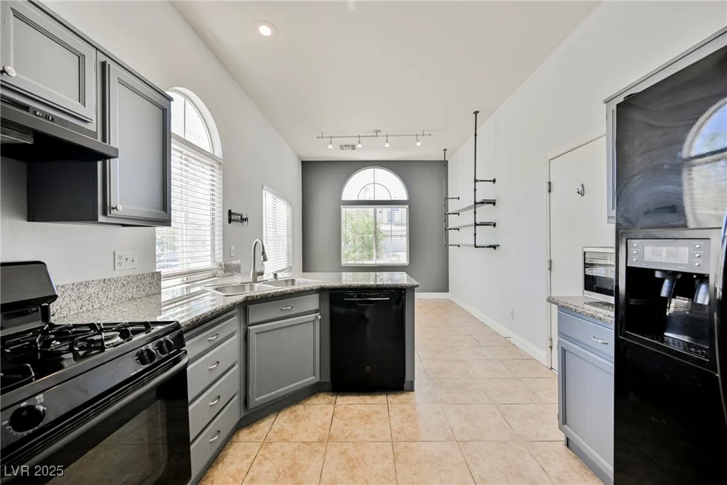 10404 Shadowland, Las Vegas, NV 89144