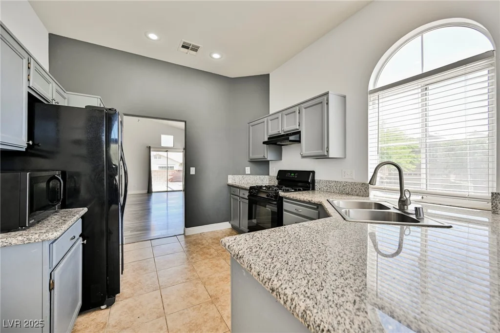10404 Shadowland, Las Vegas, NV 89144