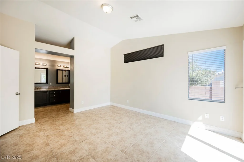10404 Shadowland, Las Vegas, NV 89144