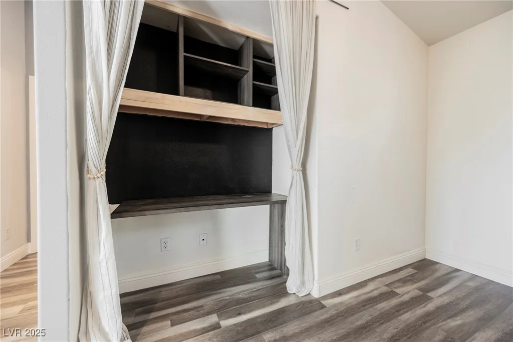 10404 Shadowland, Las Vegas, NV 89144