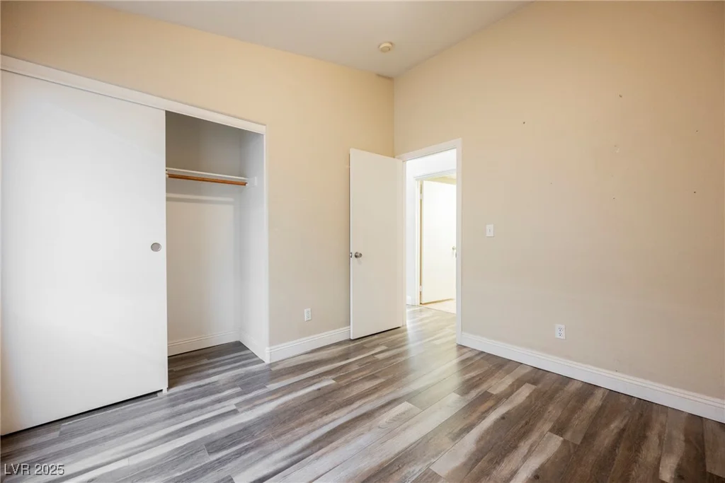 10404 Shadowland, Las Vegas, NV 89144