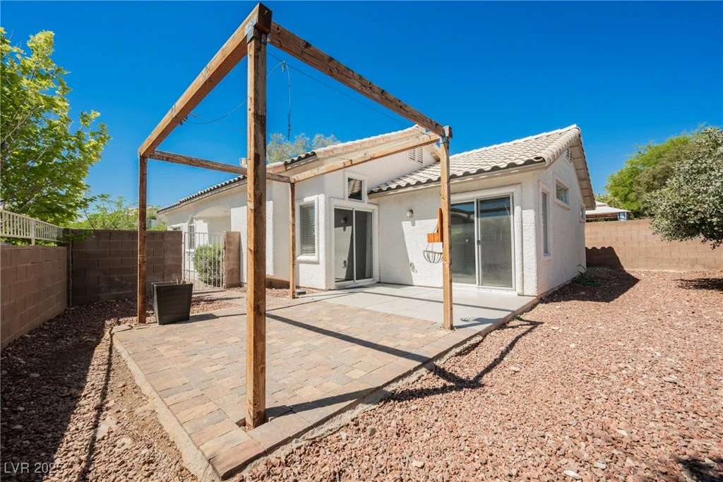 10404 Shadowland, Las Vegas, NV 89144