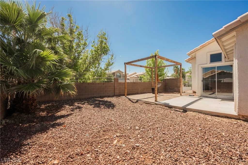 10404 Shadowland, Las Vegas, NV 89144