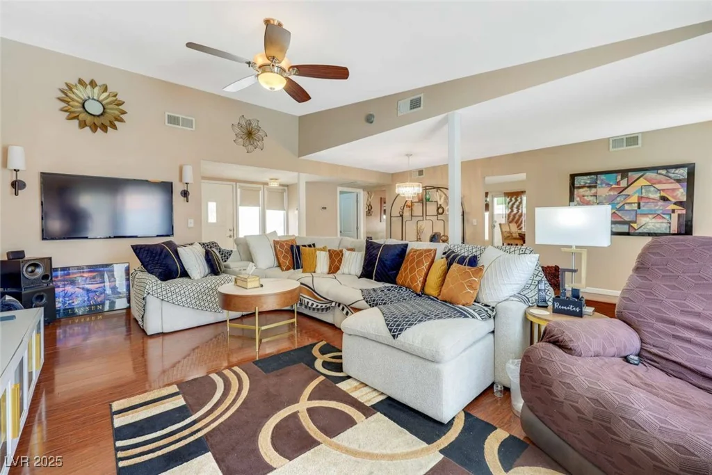3920 Autumn, Las Vegas, NV 89120