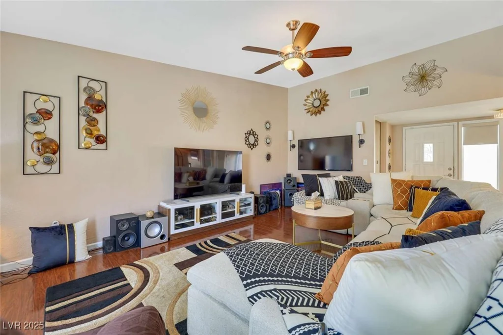 3920 Autumn, Las Vegas, NV 89120