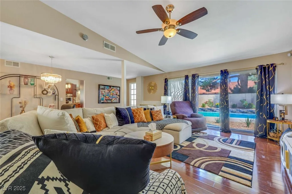 3920 Autumn, Las Vegas, NV 89120