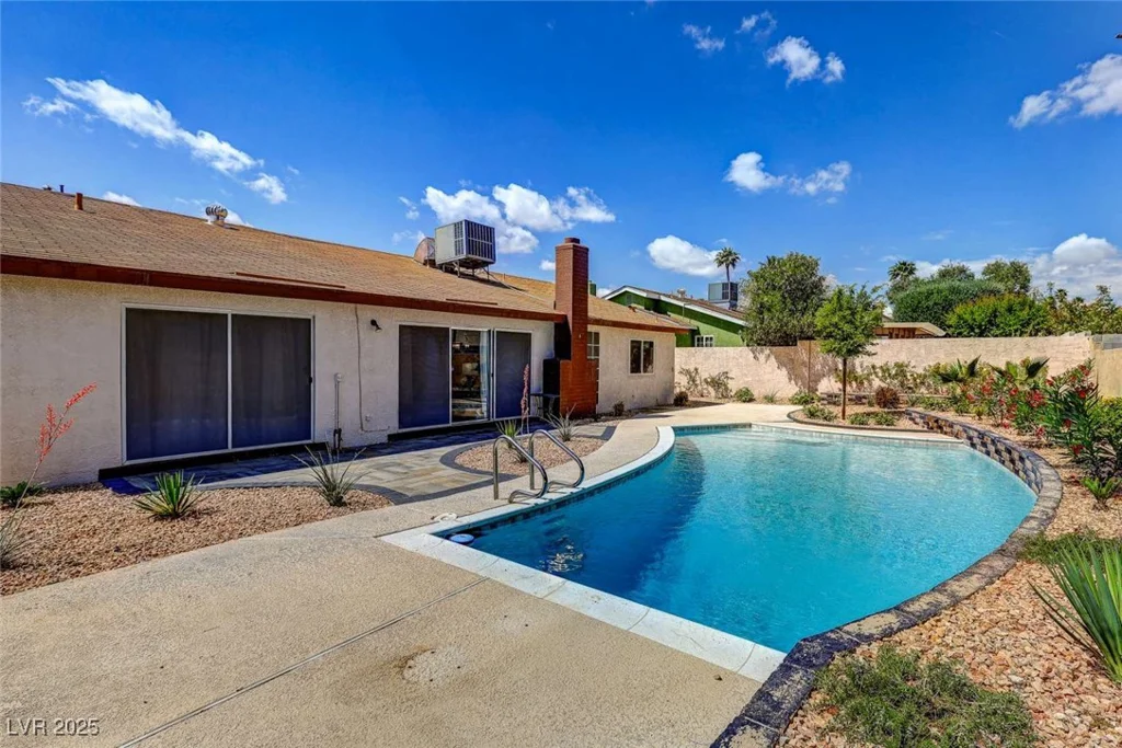 3920 Autumn, Las Vegas, NV 89120