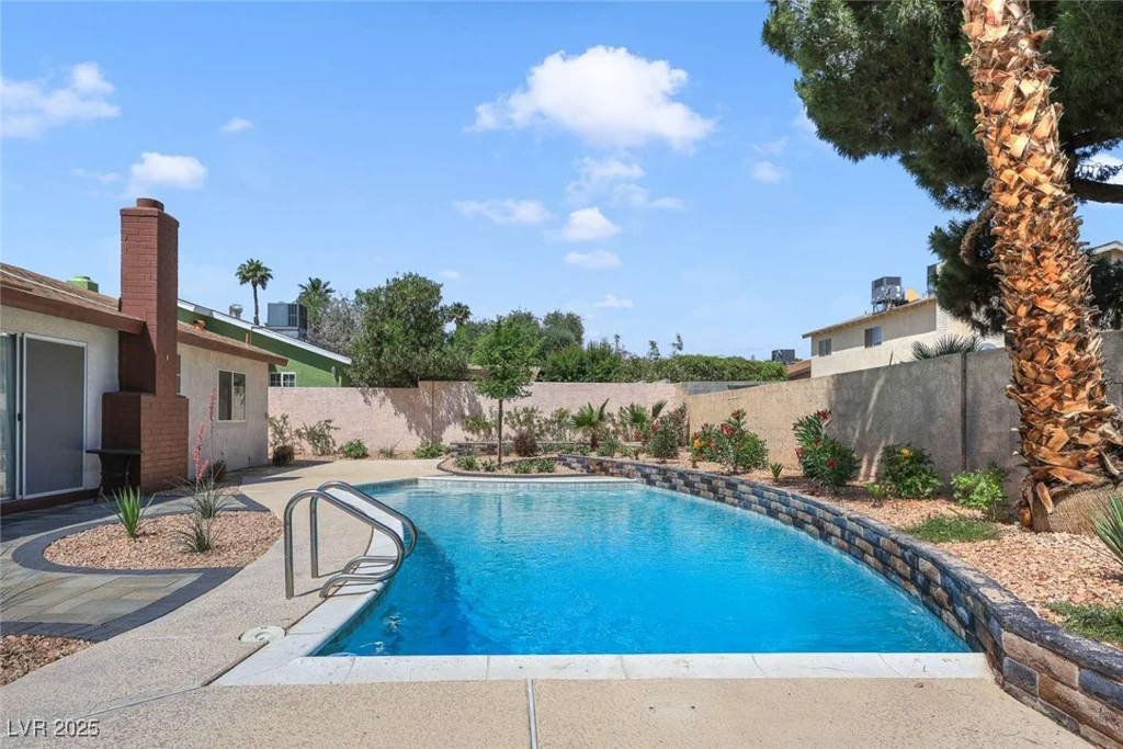 3920 Autumn, Las Vegas, NV 89120