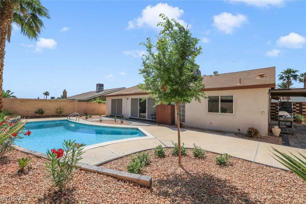 3920 Autumn, Las Vegas, NV 89120