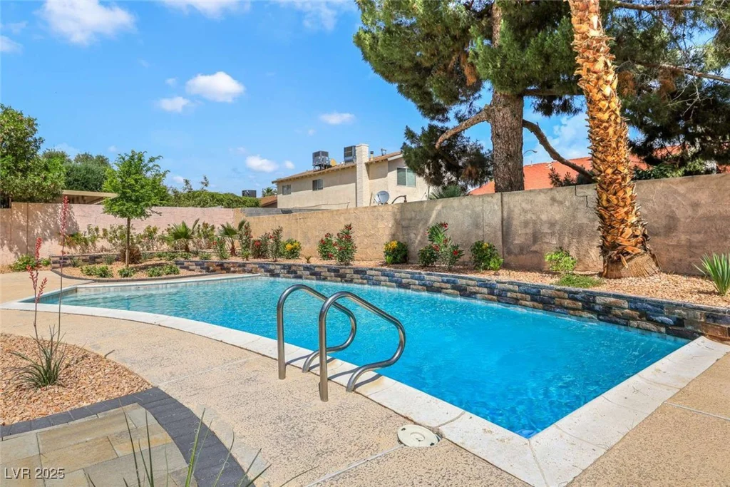 3920 Autumn, Las Vegas, NV 89120