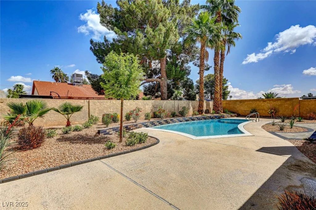 3920 Autumn, Las Vegas, NV 89120