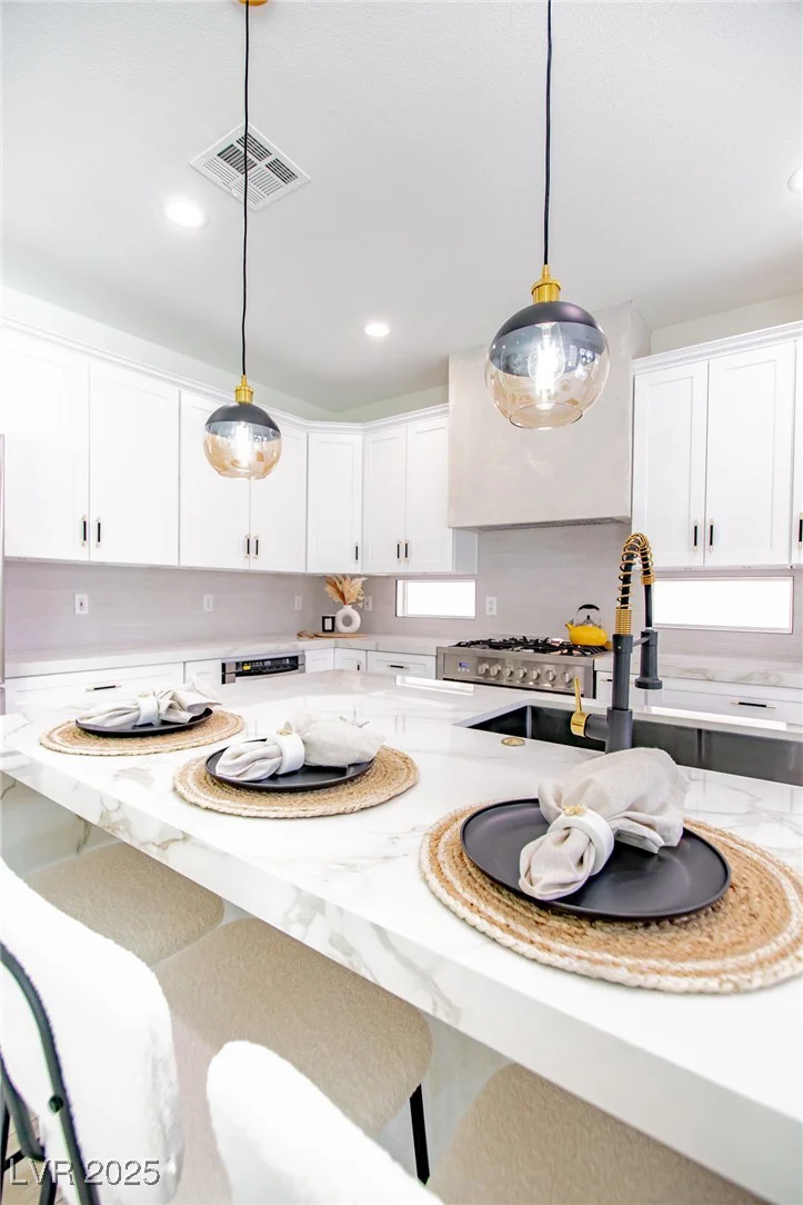 901 Sir Winston, Henderson, NV 89052