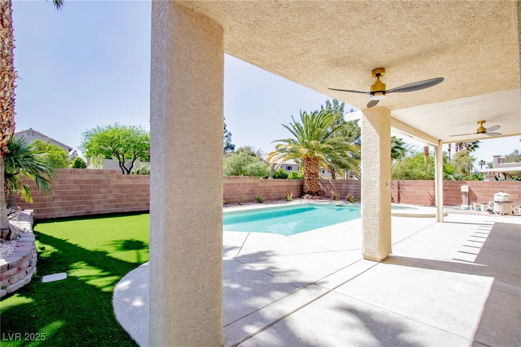 901 Sir Winston, Henderson, NV 89052