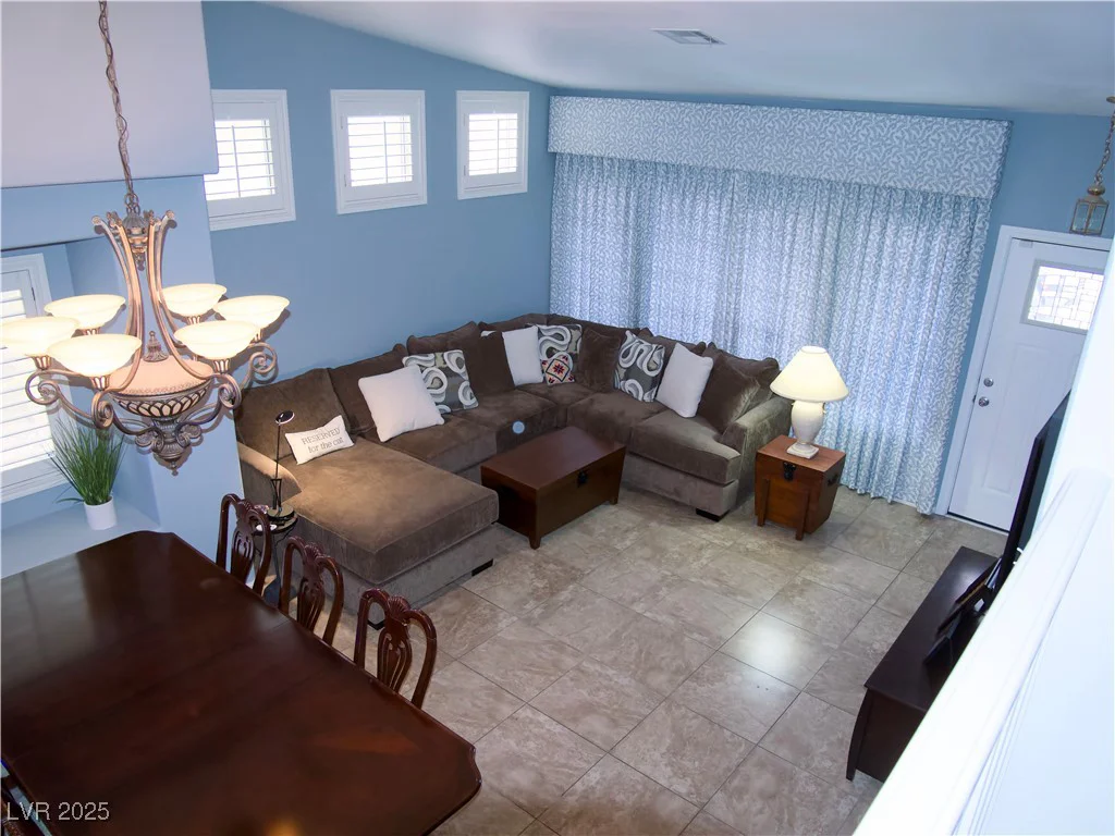 7313 Bosky Springs, Las Vegas, NV 89131