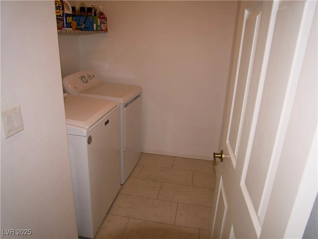 7313 Bosky Springs, Las Vegas, NV 89131