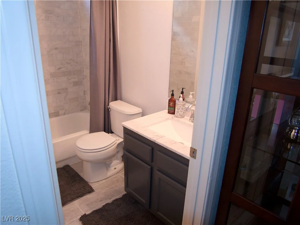 7313 Bosky Springs, Las Vegas, NV 89131