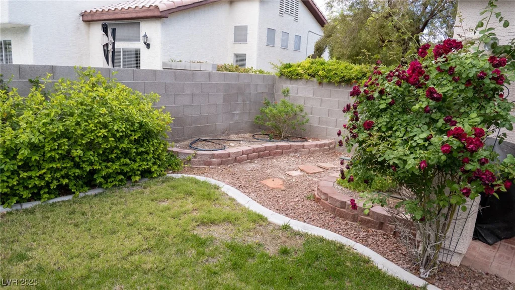 7313 Bosky Springs, Las Vegas, NV 89131
