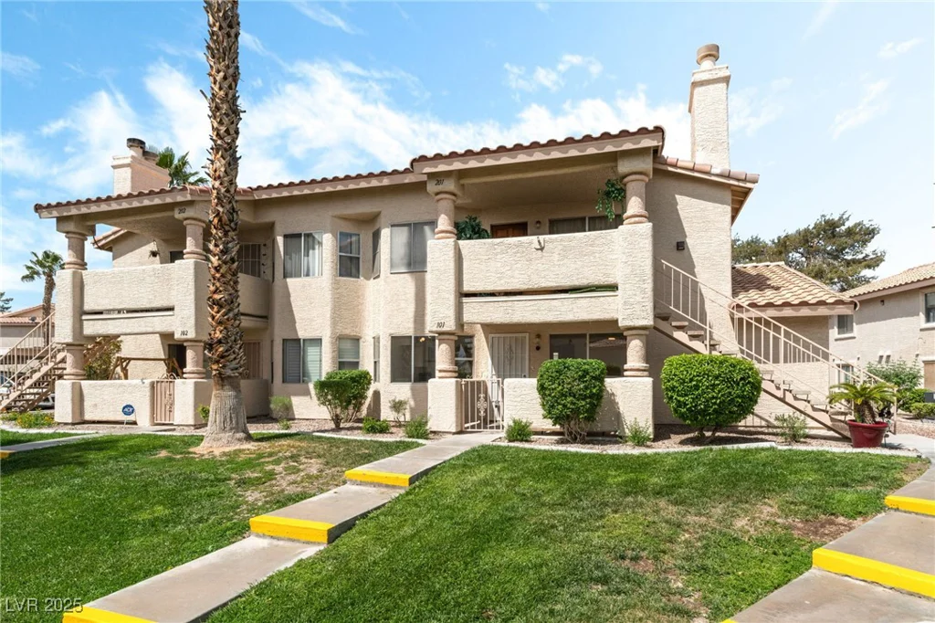 7932 Diamond Rock, Las Vegas, NV 89128