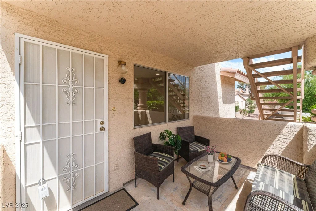 7932 Diamond Rock, Las Vegas, NV 89128