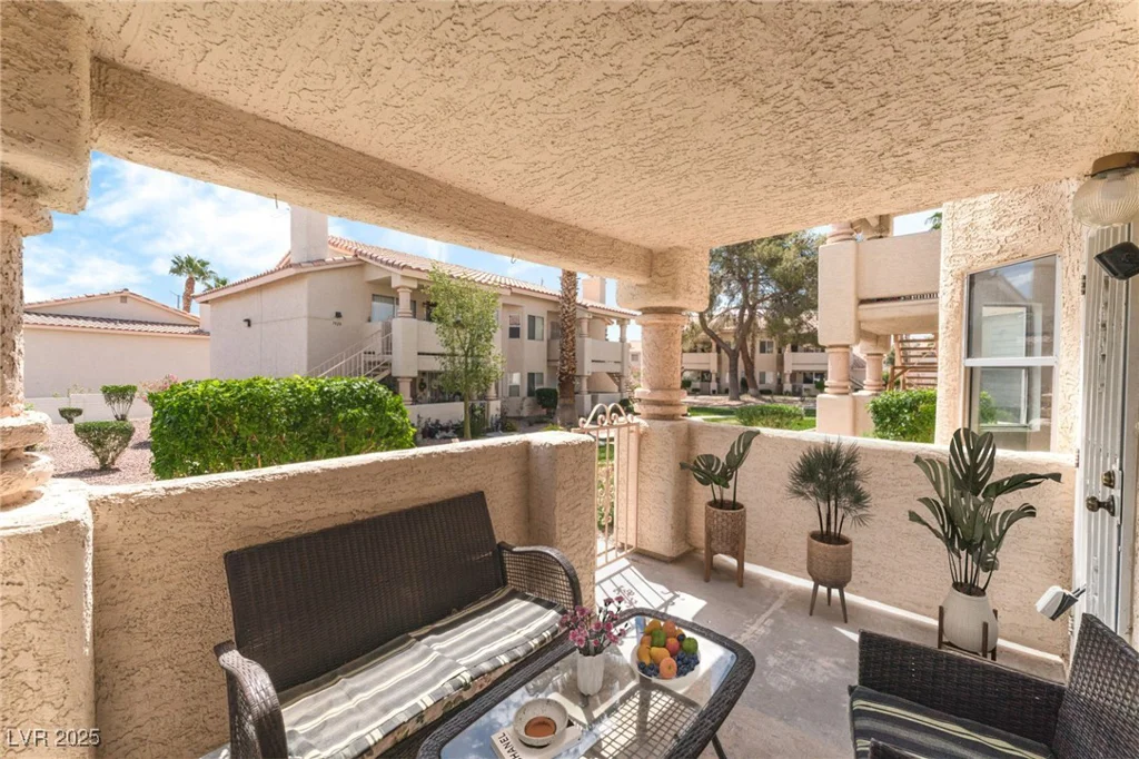 7932 Diamond Rock, Las Vegas, NV 89128