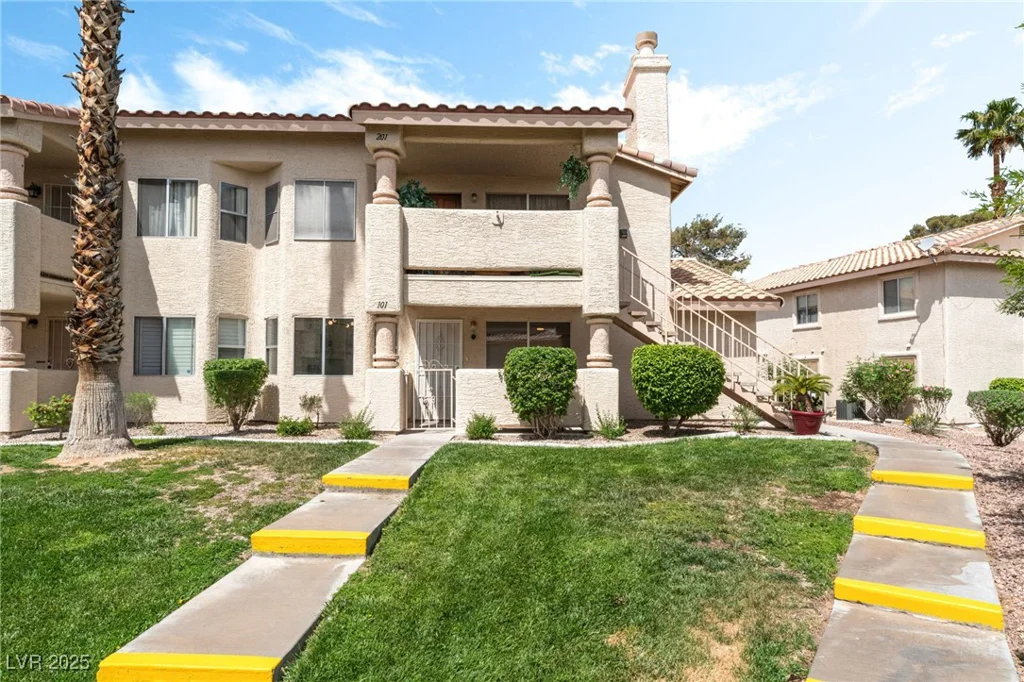 7932 Diamond Rock, Las Vegas, NV 89128