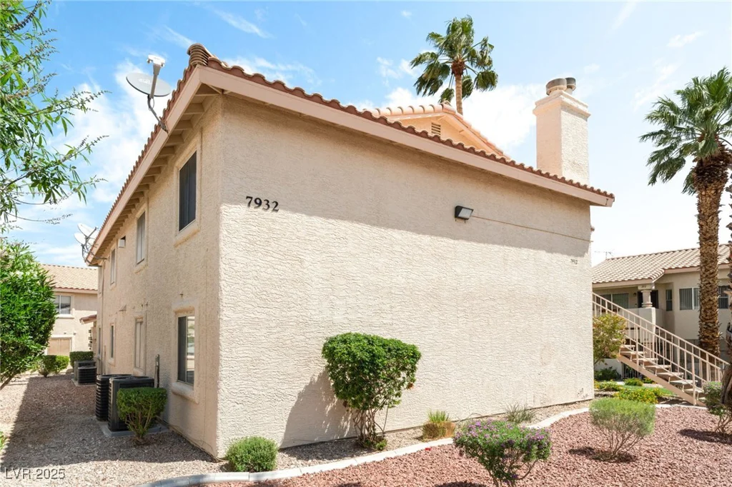 7932 Diamond Rock, Las Vegas, NV 89128
