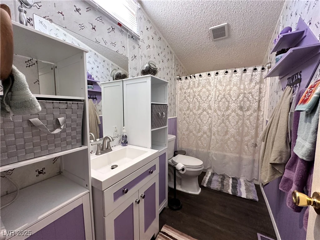 3389 Isle Royale, Las Vegas, NV 89122