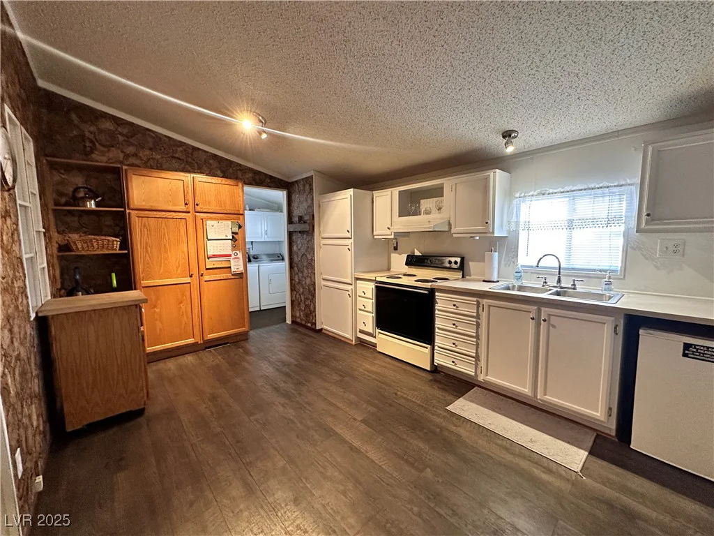 3389 Isle Royale, Las Vegas, NV 89122