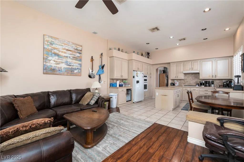 7815 Windward, Las Vegas, NV 89147