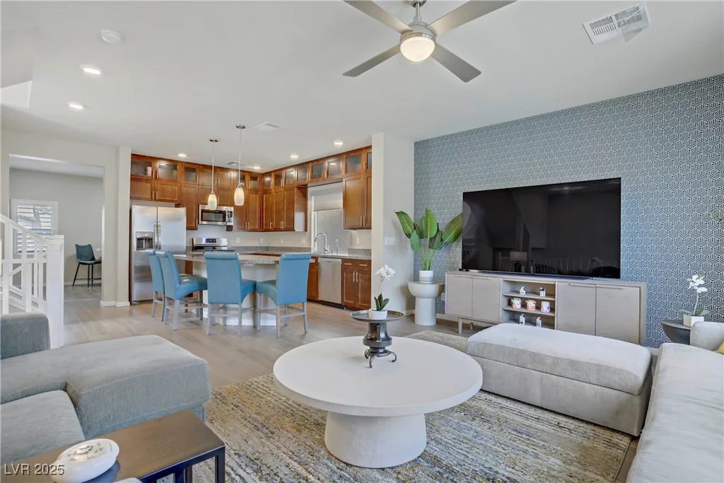 8016 Carpenter Creek, Las Vegas, NV 89113
