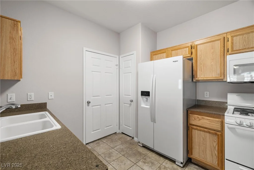 10001 Peace, Las Vegas, NV 89147
