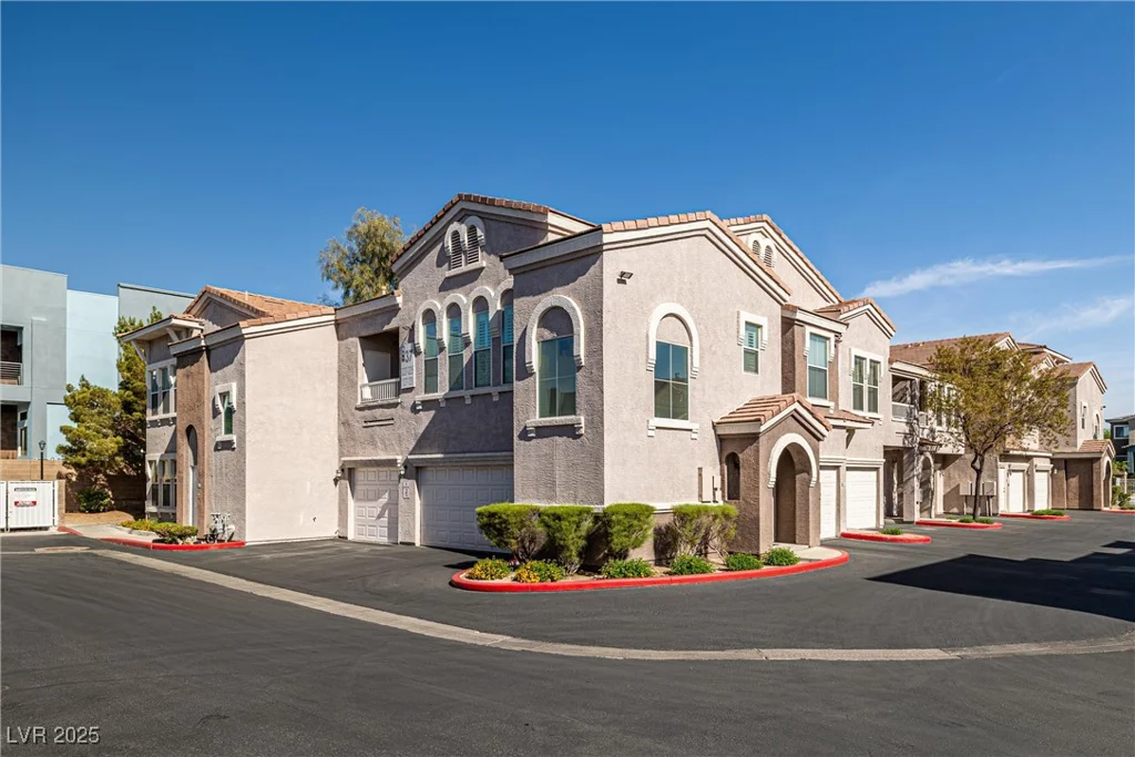 10001 Peace, Las Vegas, NV 89147