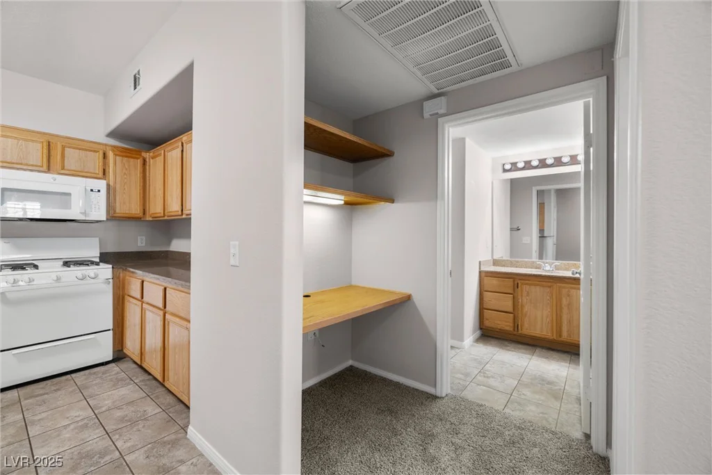 10001 Peace, Las Vegas, NV 89147