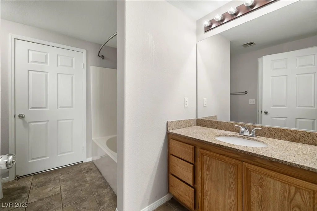 10001 Peace, Las Vegas, NV 89147