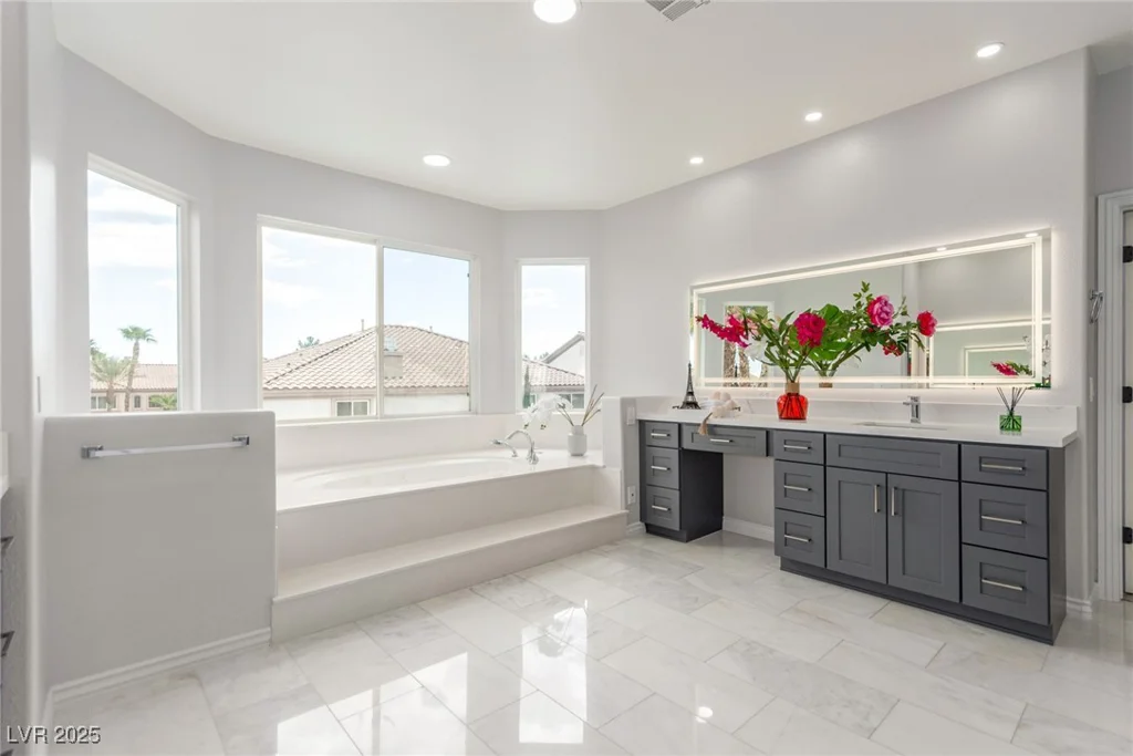 44 Tamarron Cliffs, Las Vegas, NV 89148