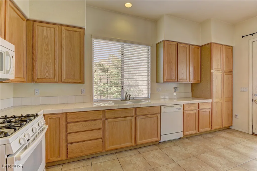 1945 Trail Peak, Las Vegas, NV 89134