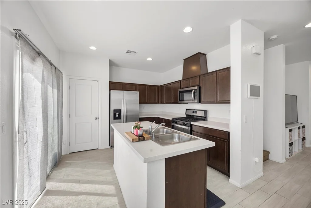 6626 Evander, North Las Vegas, NV 89086