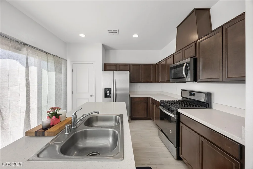 6626 Evander, North Las Vegas, NV 89086