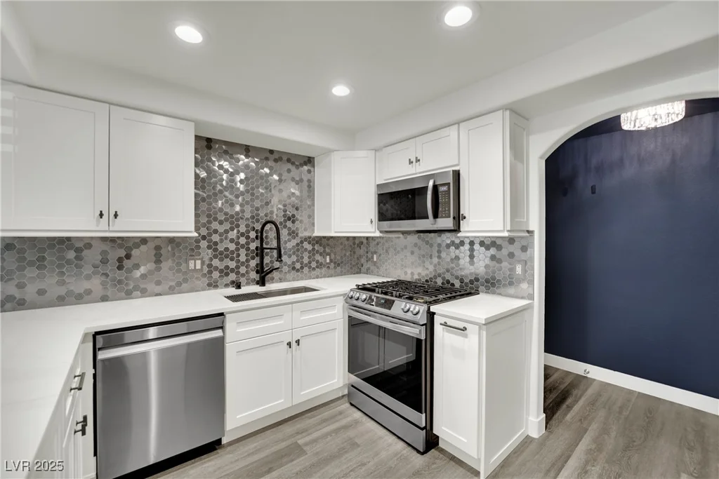 8408 White Eagle, Las Vegas, NV 89145