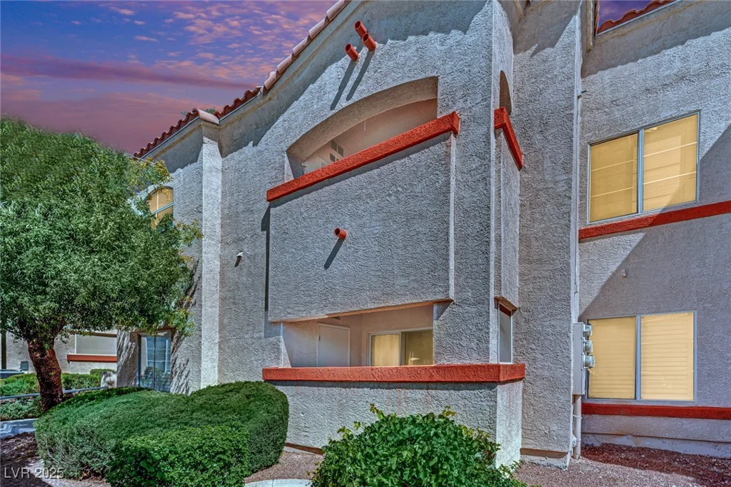8408 White Eagle, Las Vegas, NV 89145