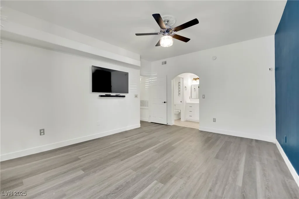 8408 White Eagle, Las Vegas, NV 89145